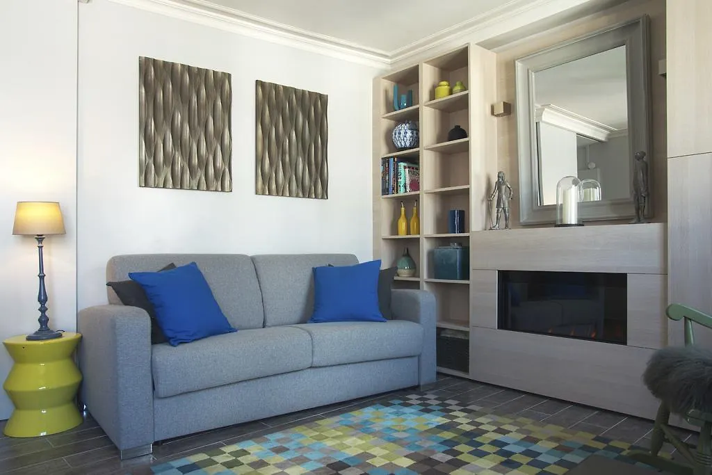 Thesuites Apartmán *
